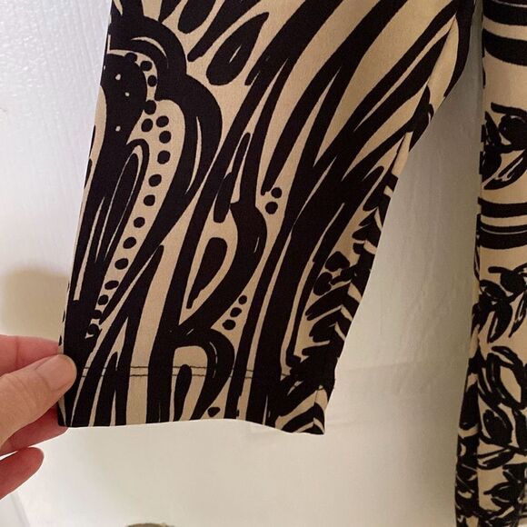 Chico’s Travelers Coll Tunic Top, Black & Tan, 3/4 Sleeves, Size 1 - Picture 5 of 7